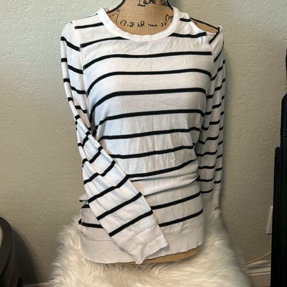 🎀Chaser Top🎀 - Picture 2 of 4